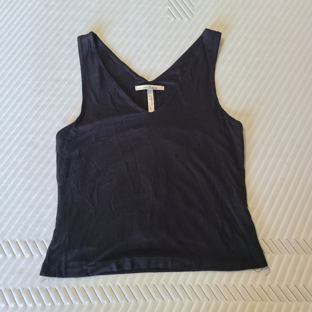 Black tank crop top